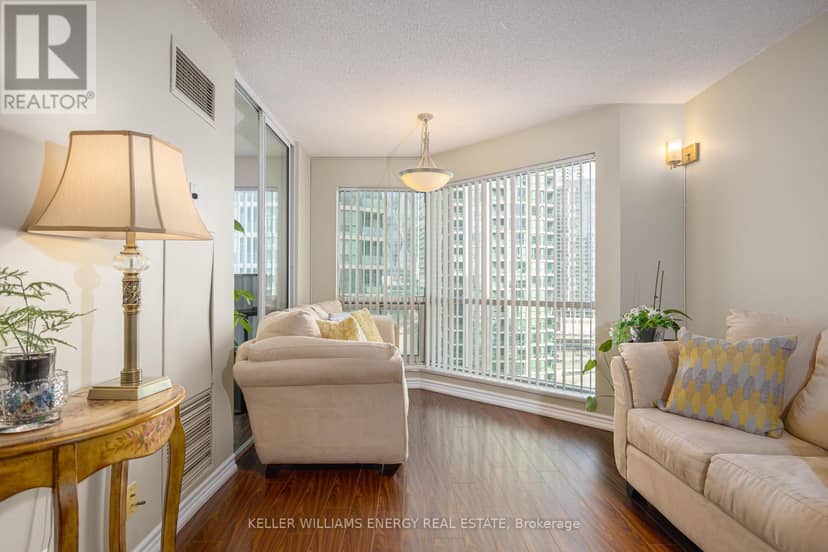 1604 - 10 Yonge Street — photo 8 of 40