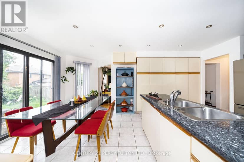 1951 Rosebank Road — photo 14 of 40