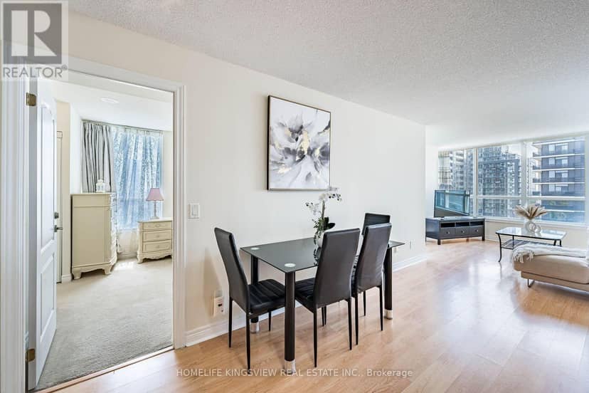 807 - 60 Disera Drive — photo 21 of 40