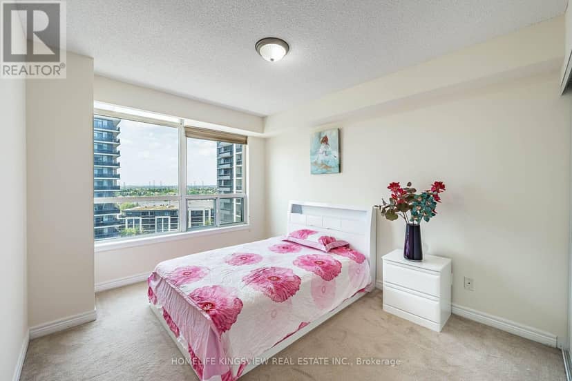 807 - 60 Disera Drive — photo 33 of 40