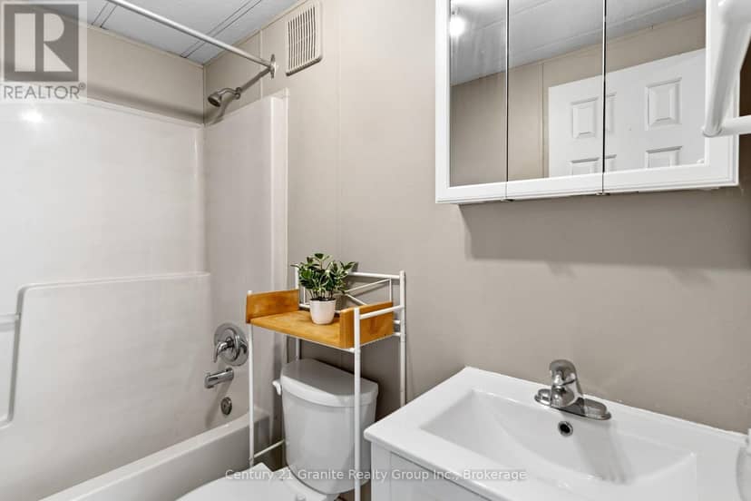 1105 Eighth Lane — photo 22 of 40