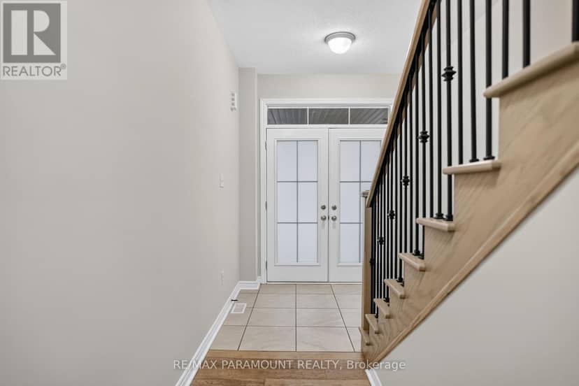 61 Tracey Lane — photo 3 of 40