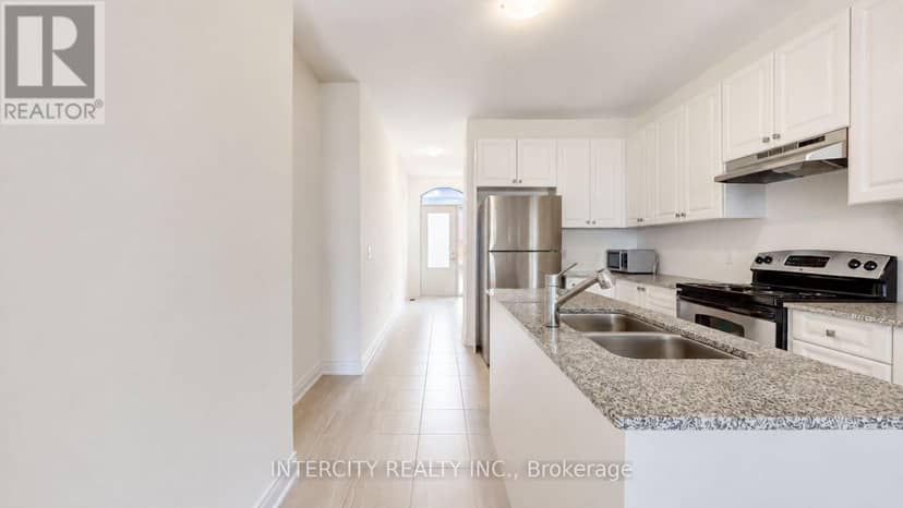 17 Union Boulevard — photo 10 of 40