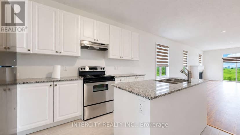 17 Union Boulevard — photo 12 of 40