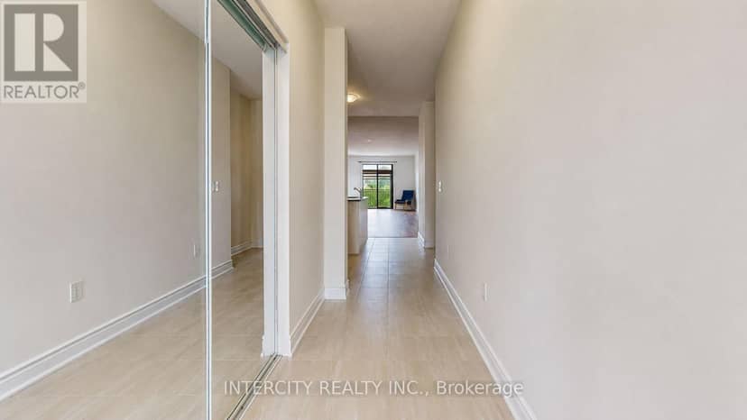 17 Union Boulevard — photo 7 of 40
