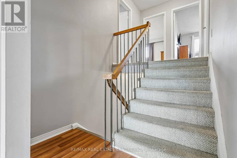 5 Hockley Path — photo 22 of 40