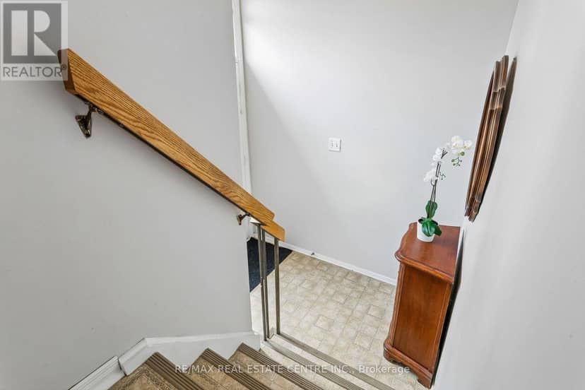 5 Hockley Path — photo 7 of 40