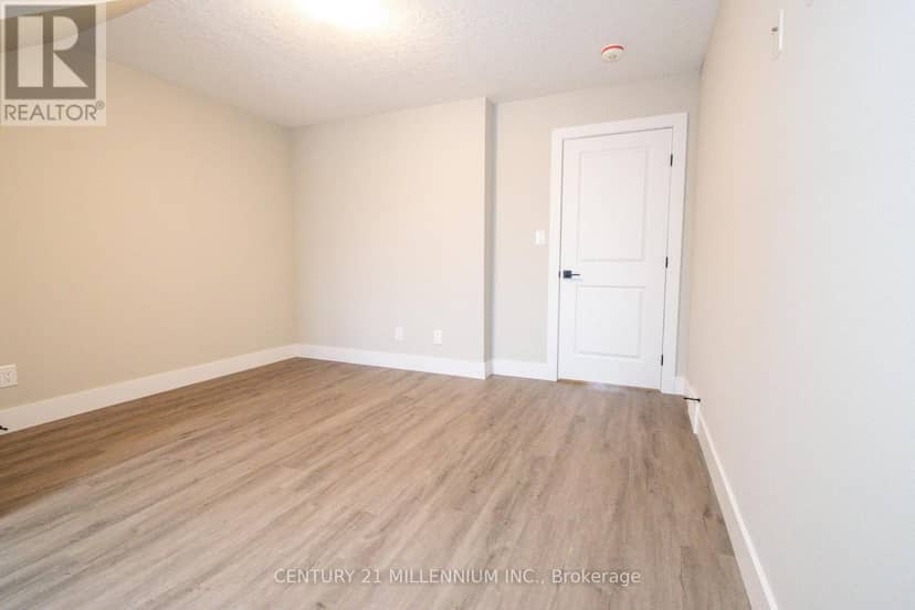29 - 744 Nelson Street W — photo 25 of 40