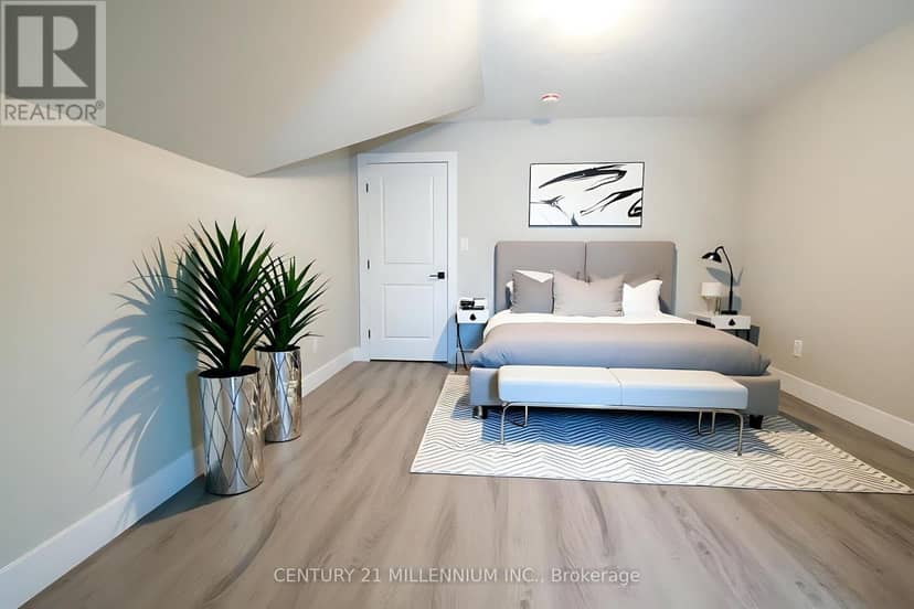 29 - 744 Nelson Street W — photo 28 of 40