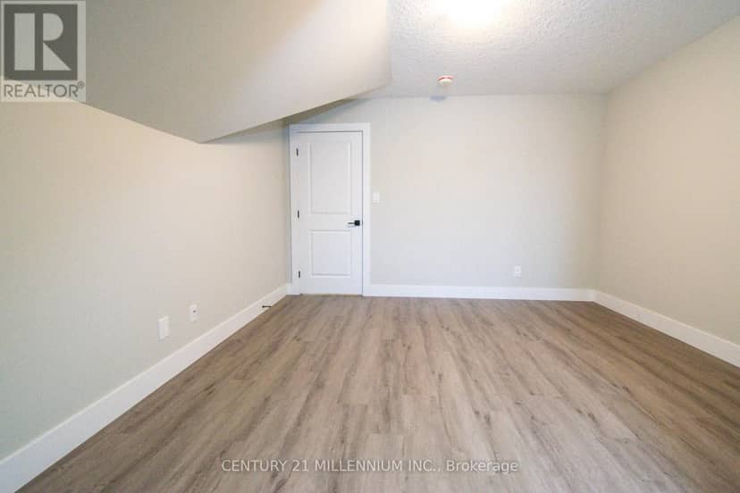 29 - 744 Nelson Street W — photo 29 of 40
