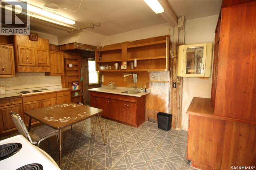 395 2nd STREET W — photo 13 of 37