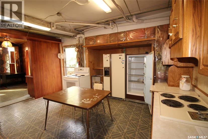 395 2nd STREET W — photo 14 of 37