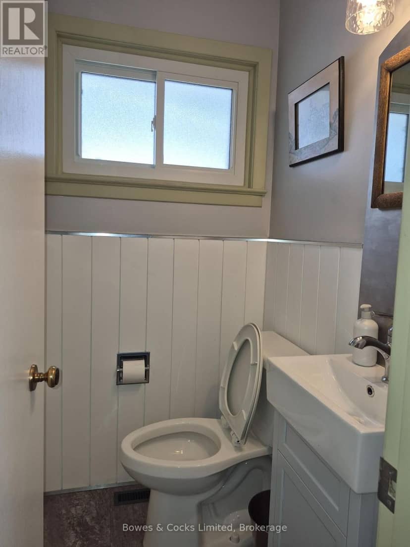 101 Russell Street — photo 16 of 36