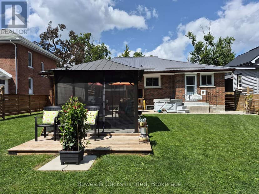 101 Russell Street — photo 25 of 36