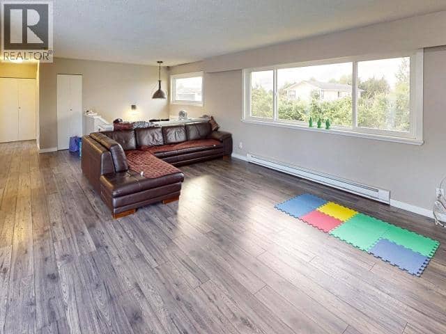 4922 SASKATCHEWAN AVE, Powell River, photo 3