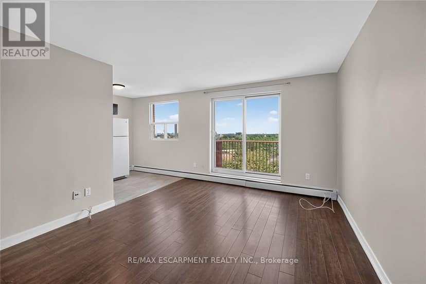 1004 - 141 Catharine Street S, Hamilton, photo 4