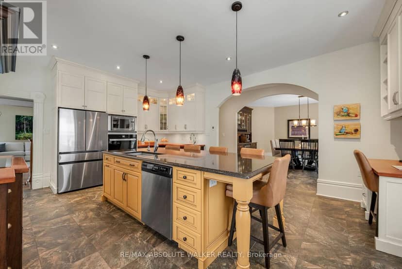 3302 Main Street — photo 9 of 40