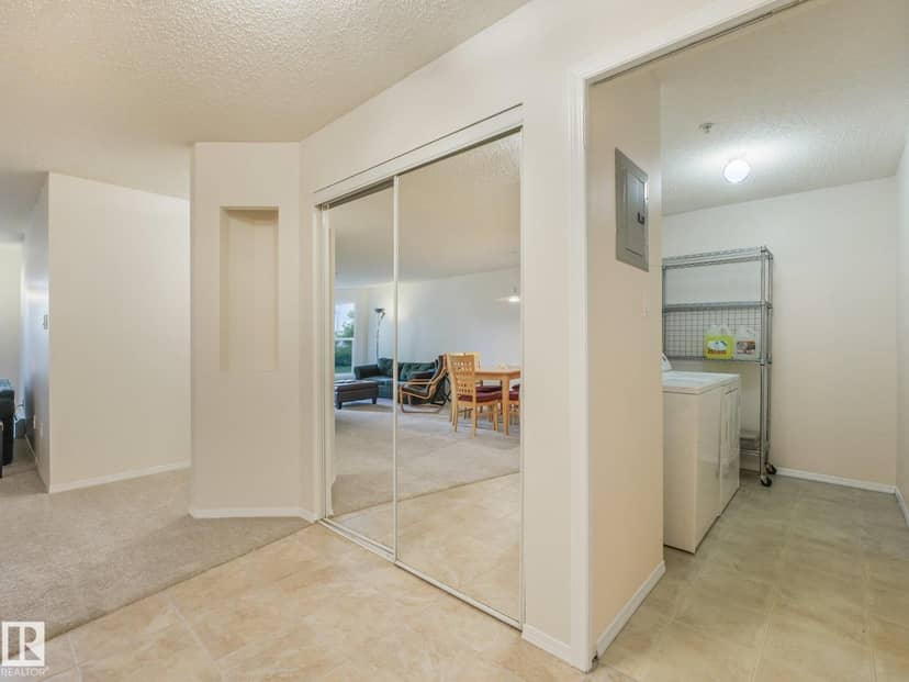 #114 10511 42 AV NW, Edmonton, photo 8