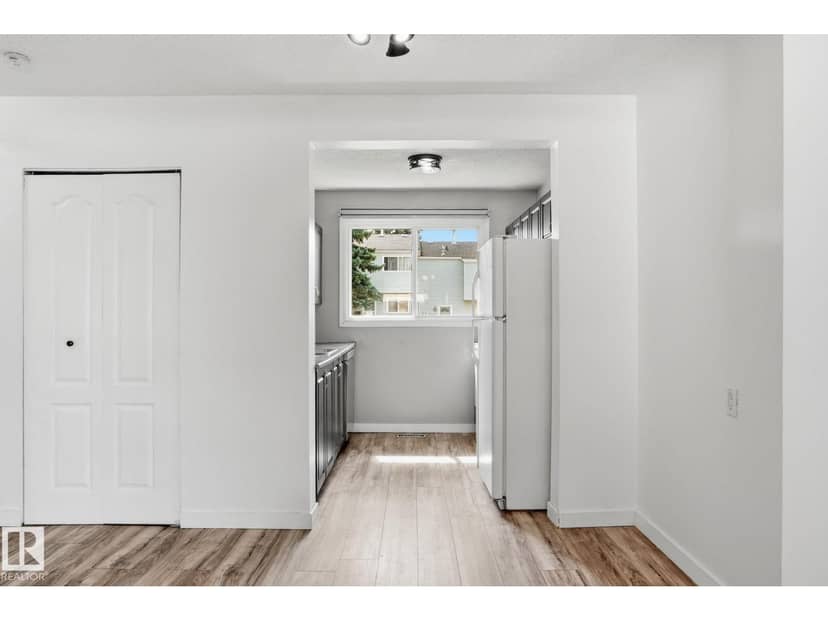 234 Dickinsfield Co NW — photo 9 of 34