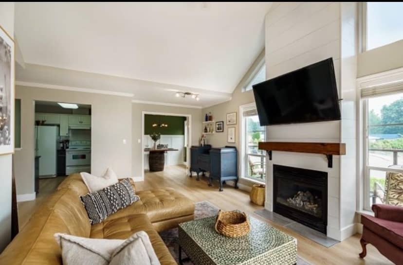 305 33150 4TH AVENUE, Mission