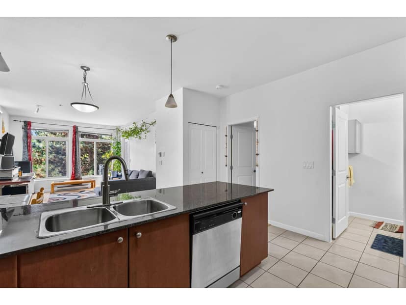 312 15380 102A AVENUE, Surrey, photo 8