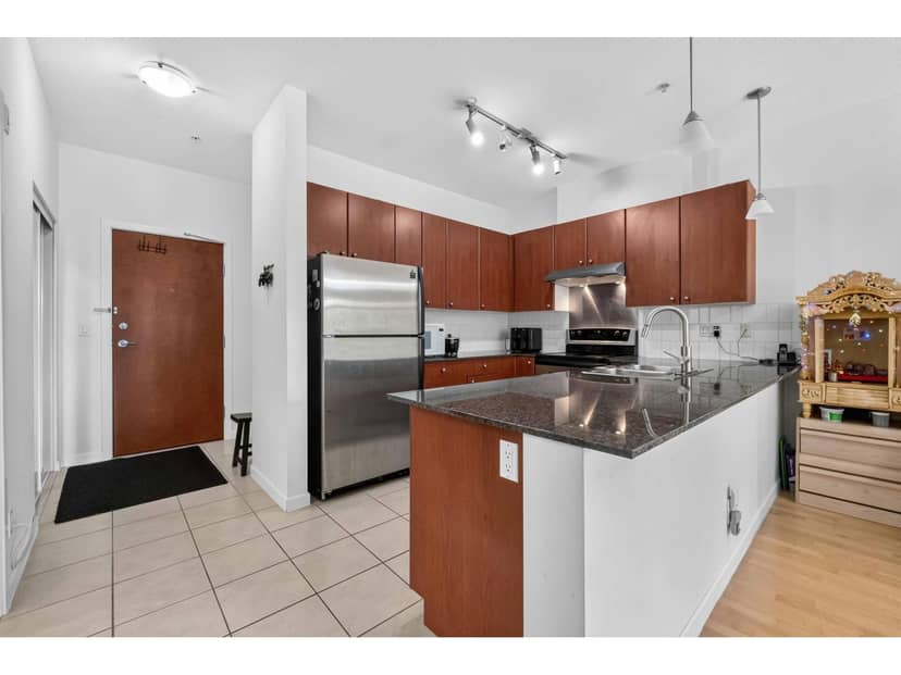 312 15380 102A AVENUE, Surrey, photo 5