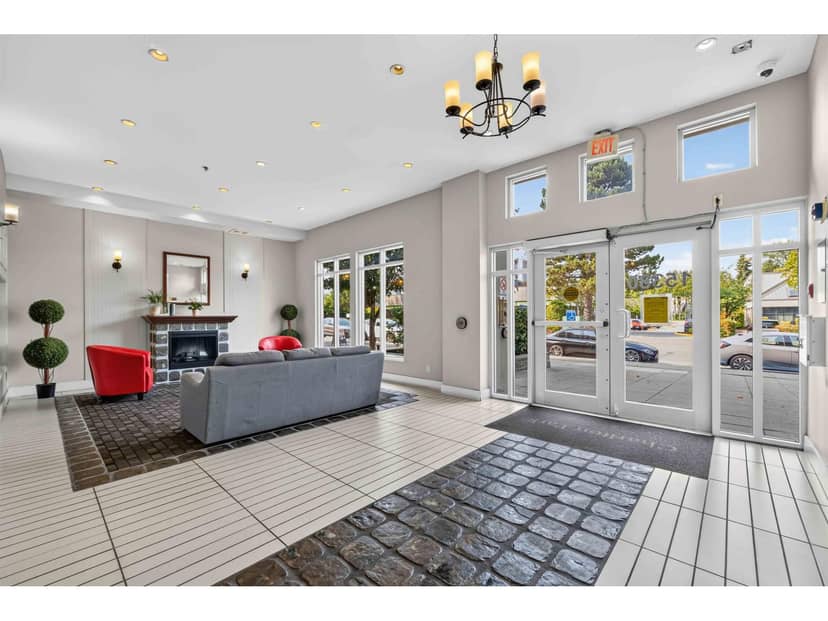 312 15380 102A AVENUE, Surrey, photo 2