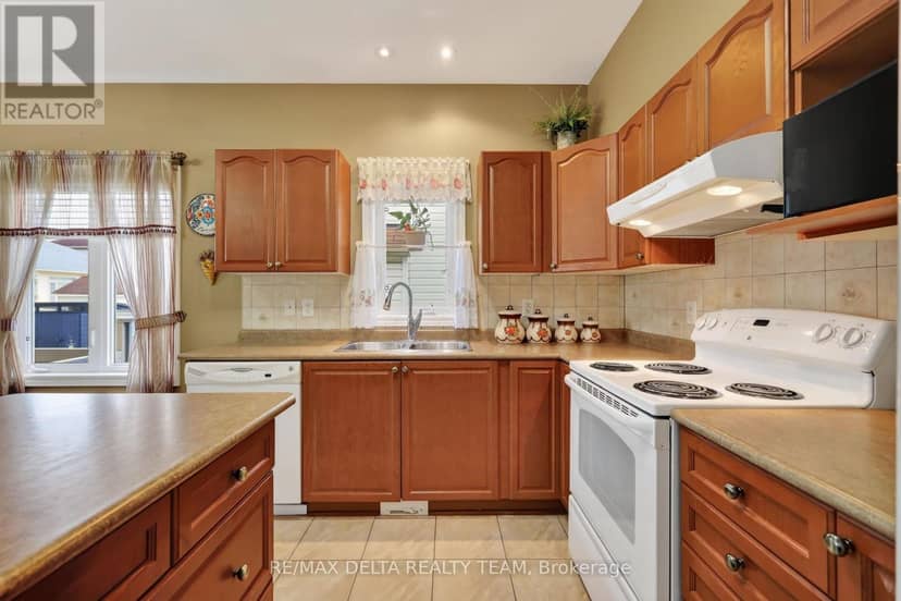 175 Felicity Crescent — photo 14 of 40