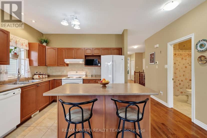 175 Felicity Crescent — photo 15 of 40
