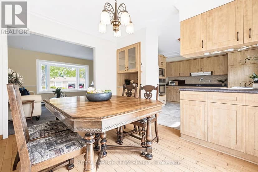 1016 Boucher Crescent — photo 11 of 39
