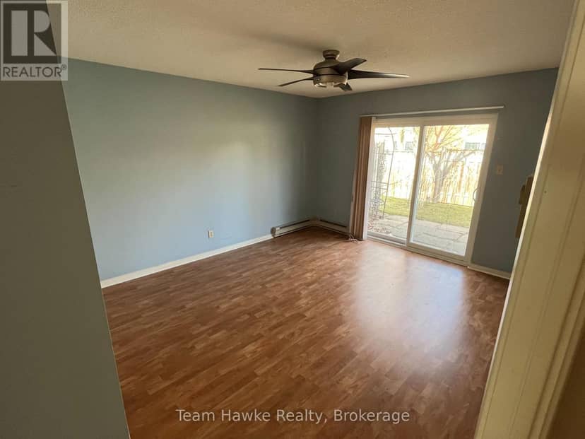 72 - 696 King Street — photo 10 of 20
