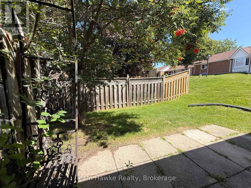72 - 696 King Street — photo 18 of 20