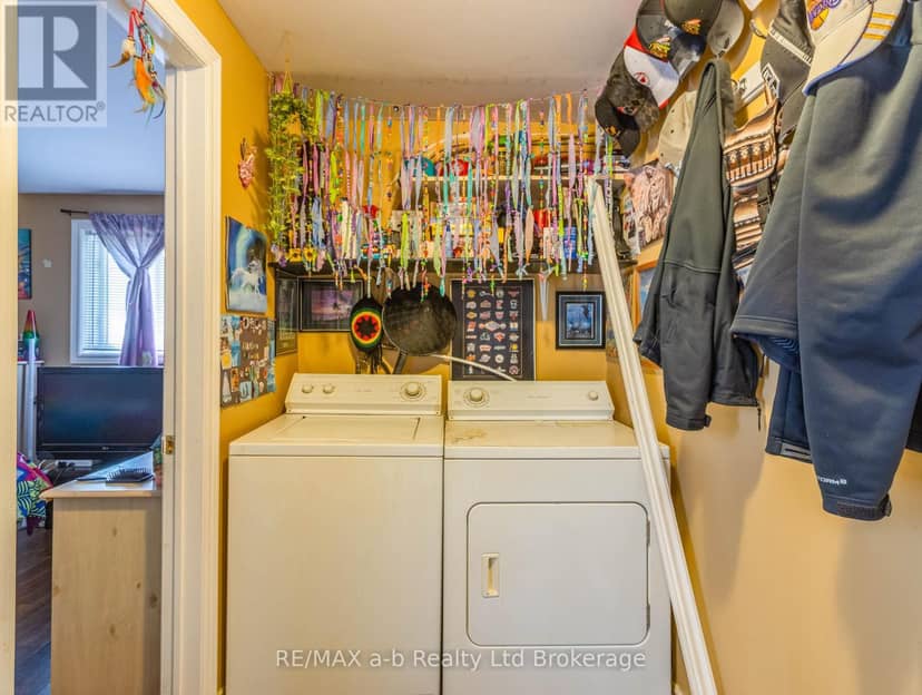 596101 Highway 59     18 Tropicana Crescent — photo 12 of 16