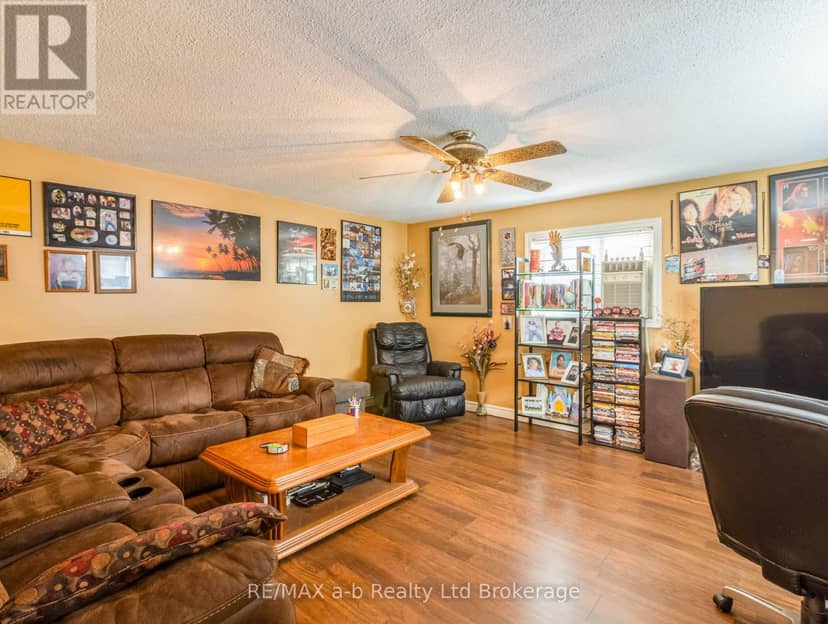 596101 Highway 59     18 Tropicana Crescent — photo 9 of 16