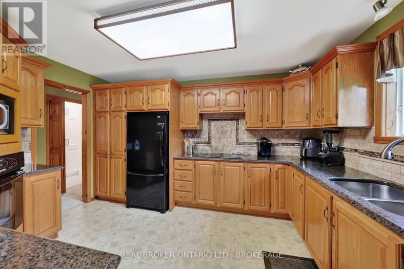 6495 Clifford Avenue — photo 11 of 40