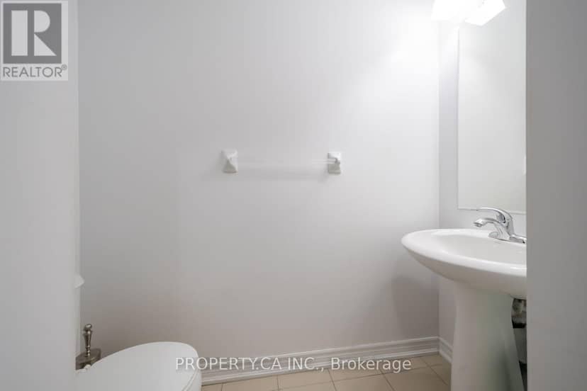 112 - 383 Prince Of Wales Drive — photo 20 of 40
