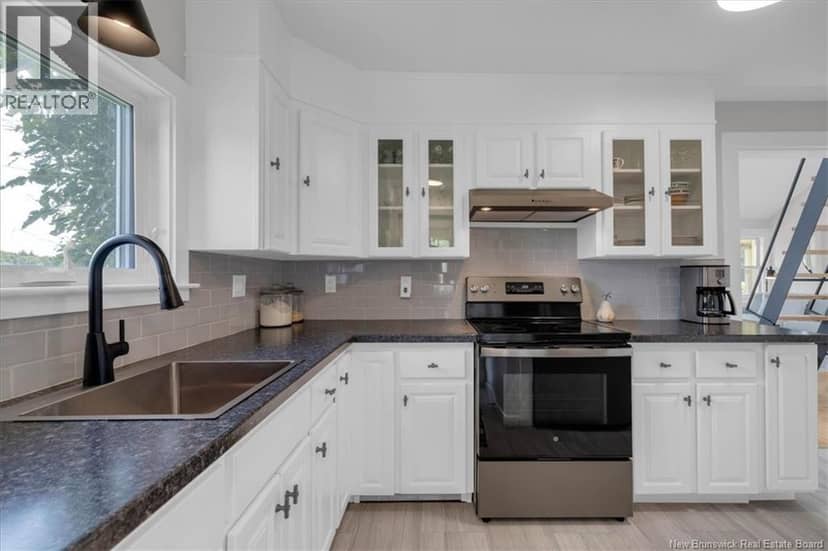 242 Fiander Road — photo 9 of 40
