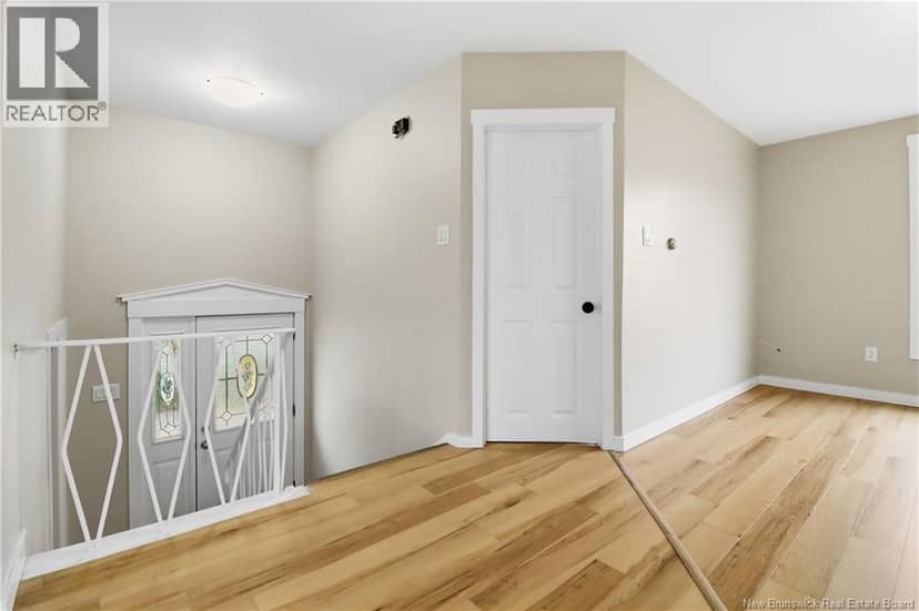 66 Braeburn Crescent — photo 4 of 37