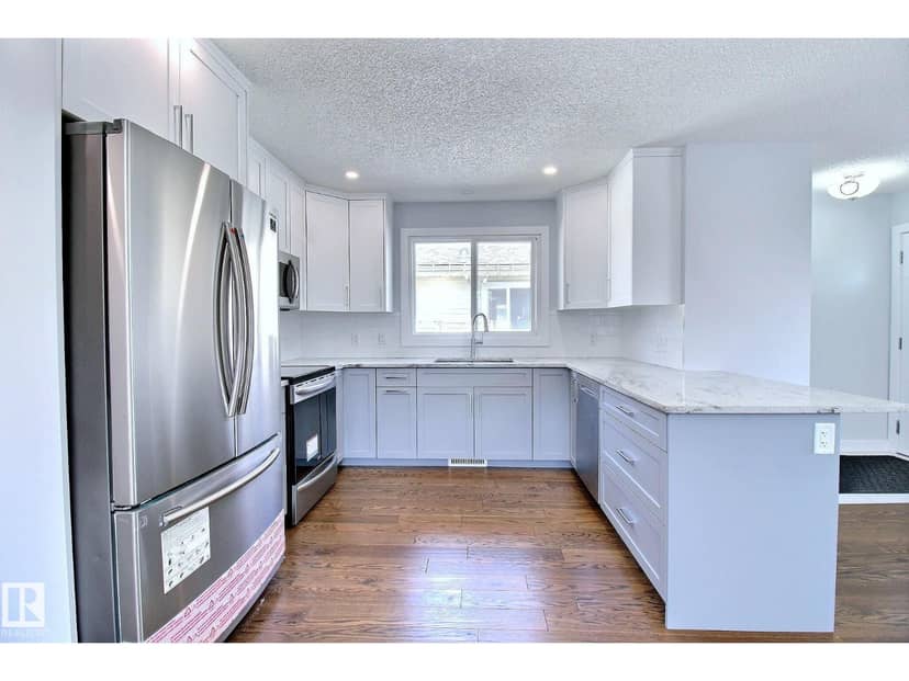 14732 32 ST NW — photo 11 of 37