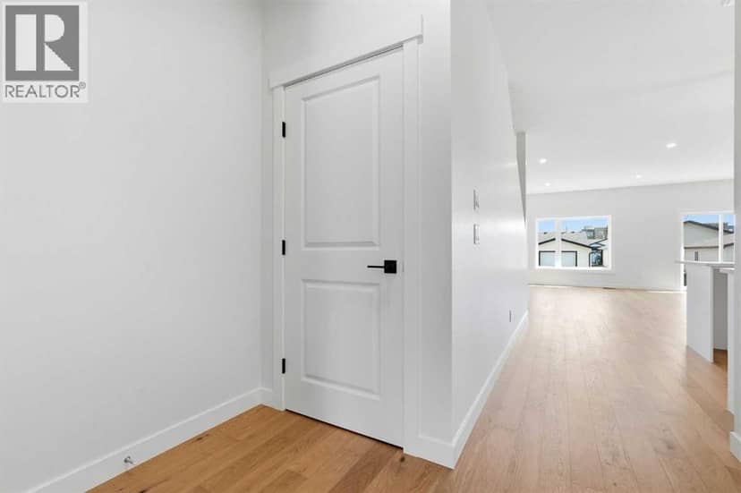609A 5 Avenue SW — photo 9 of 40