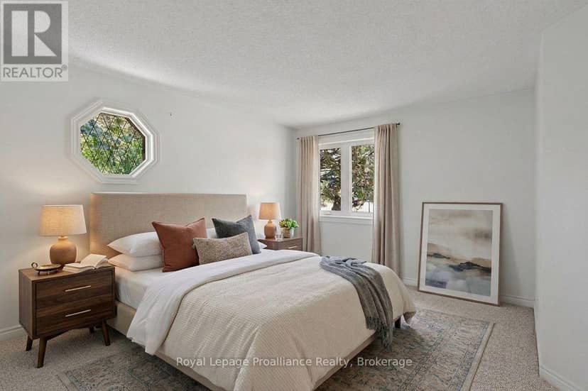 201 - 245 Elgin Street W — photo 11 of 22