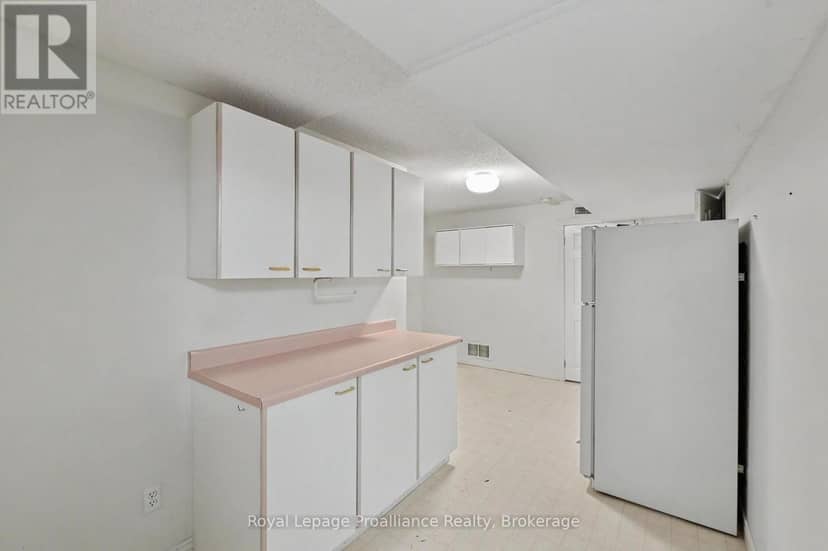 201 - 245 Elgin Street W — photo 14 of 22