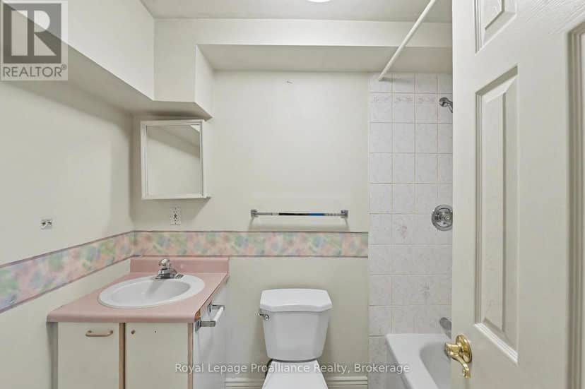201 - 245 Elgin Street W — photo 17 of 22