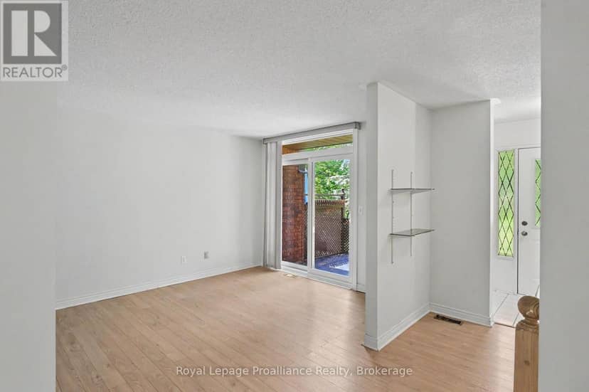 201 - 245 Elgin Street W — photo 4 of 22