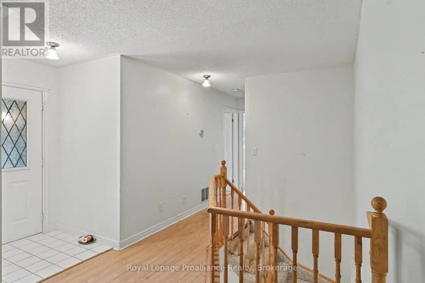 201 - 245 Elgin Street W — photo 9 of 22