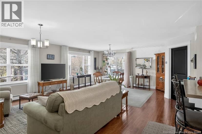 20 King George Court Unit# 302 — photo 11 of 35