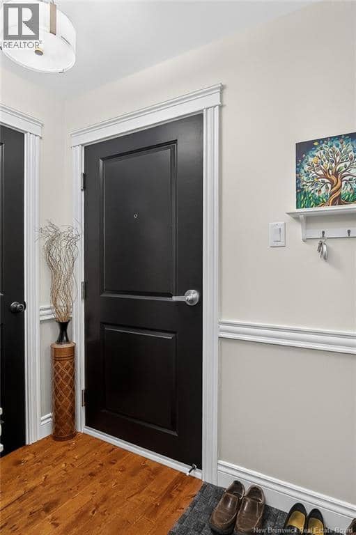 20 King George Court Unit# 302 — photo 9 of 35