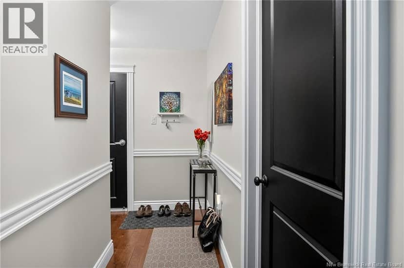 20 King George Court Unit# 302 — photo 10 of 35