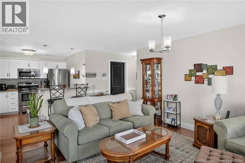 20 King George Court Unit# 302 — photo 14 of 35