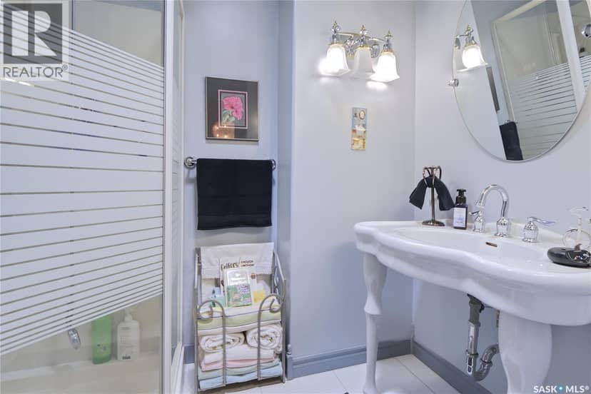 105 Sargent CRESCENT — photo 15 of 40